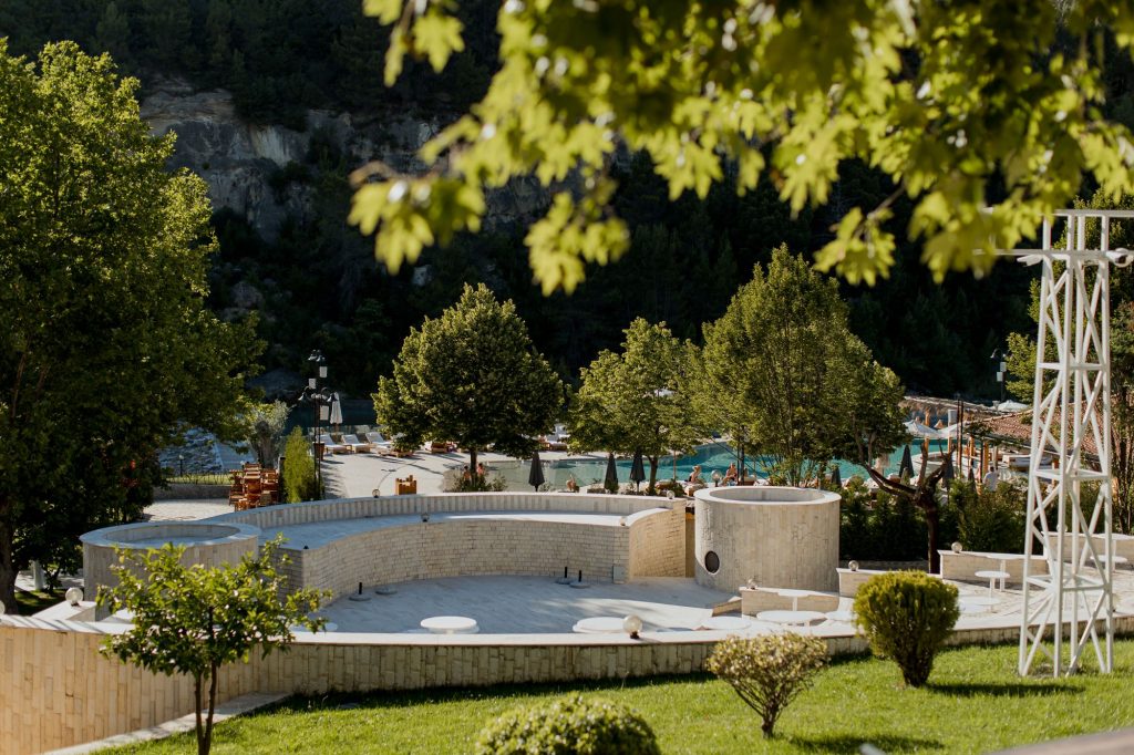 hapesira e jashtme ne flumen park